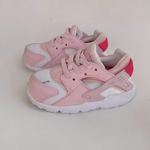 Nike Other - Nike Toddler Girls’ Pink White Huarache Run Sneakers Size 7C